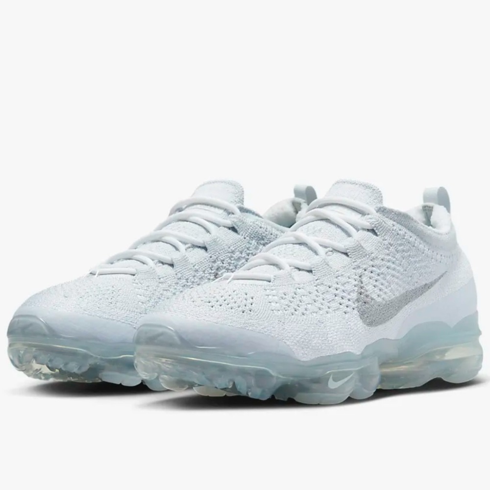 Nike Air vapor max woman size 8 I just wear them. 1 time